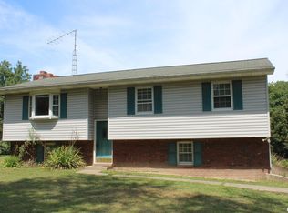 3315 Susan Ln, Salem, IL 62881
