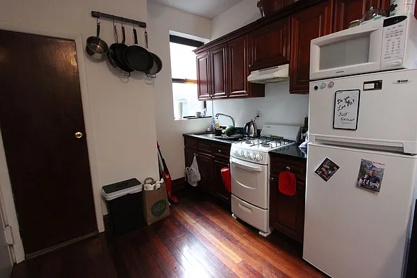 Rented by Dynamik Realty | media 16