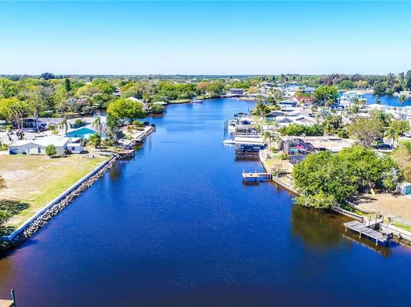 705 3rd Ave SW, Ruskin, FL 33570