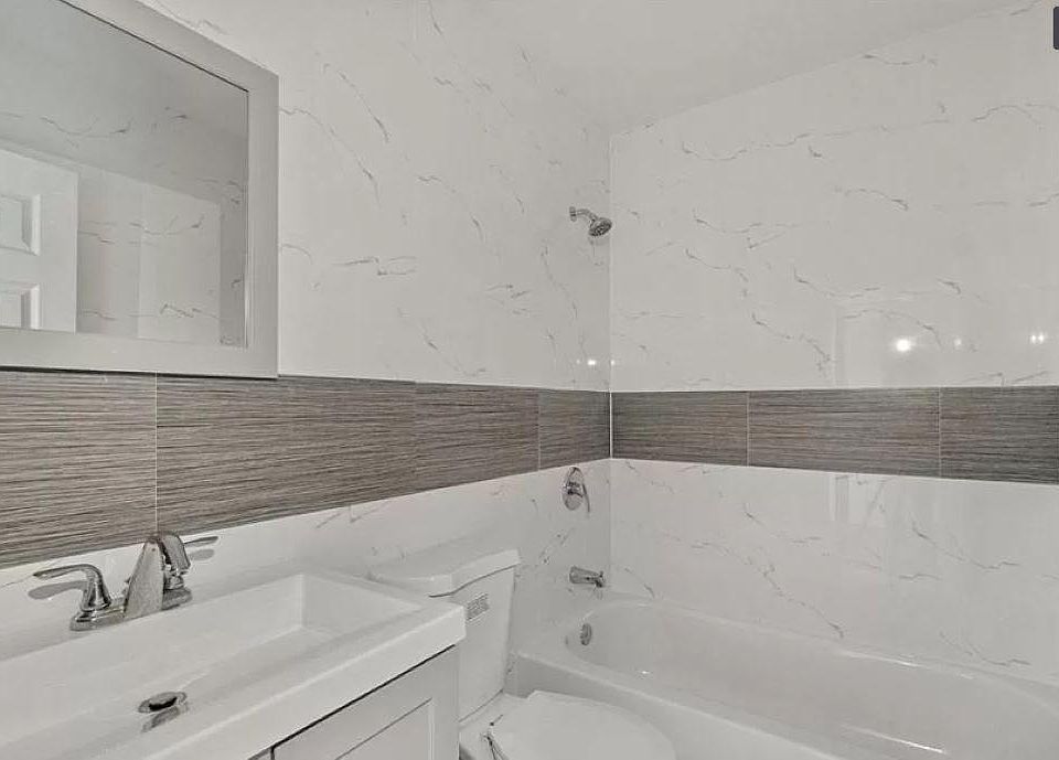 2nd image of 1258 Mace Ave