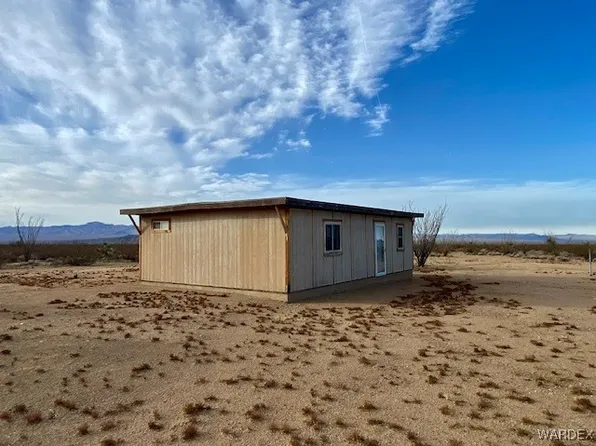 1776 W Bronco Dr, Yucca, AZ 86438