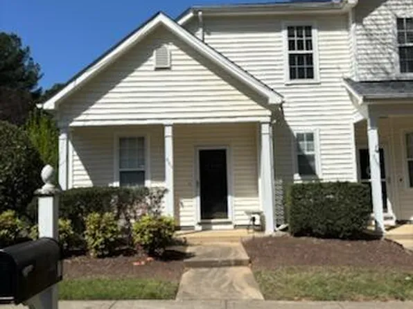 201 Commons Dr, Holly Springs, NC 27540