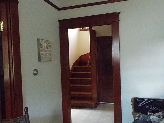 5th image of 406 Westwood Dr