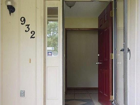 4th image of 932 Santiato Dr