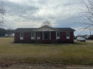 135 Beechwood Ave, Cornersville, TN 37047