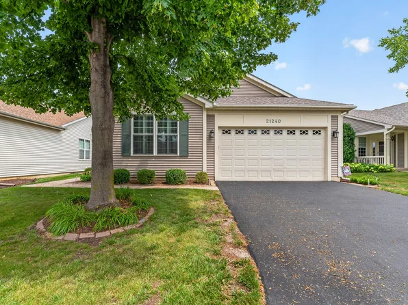 21240 Brush Lake Dr, Crest Hill, IL 60403