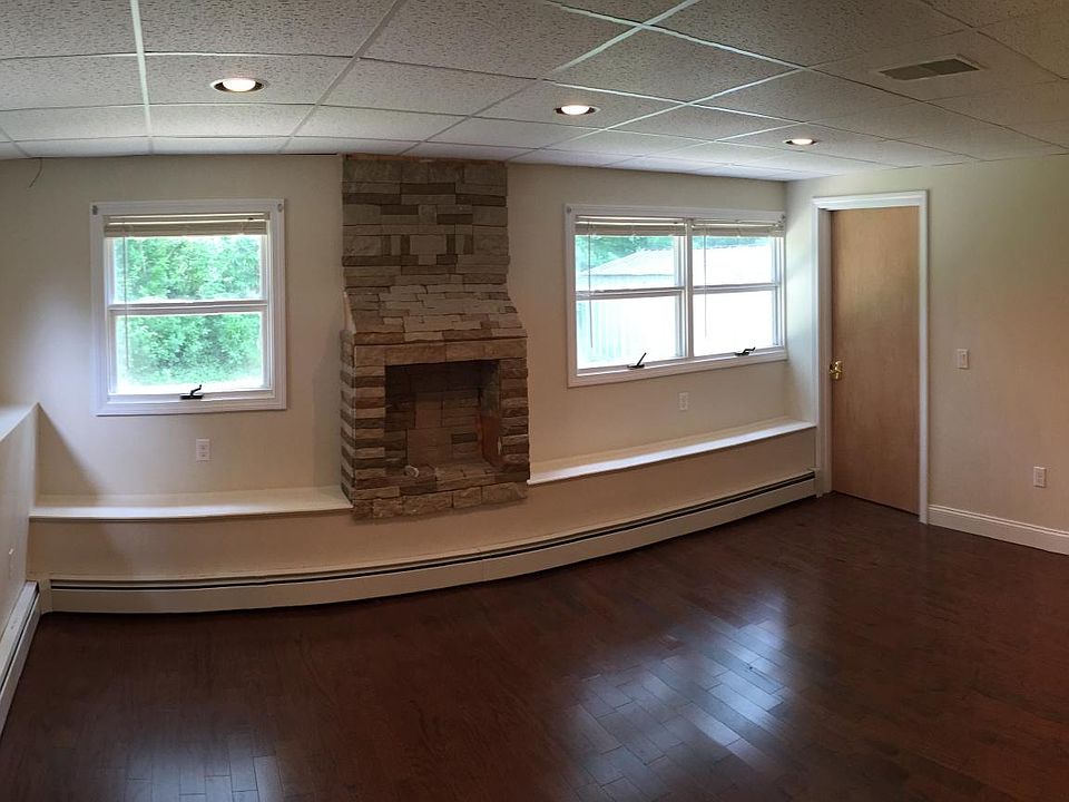 1st image of 1466 Warwick Ave