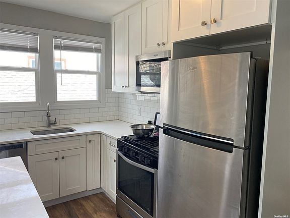5th image of 139 Coolidge Ave