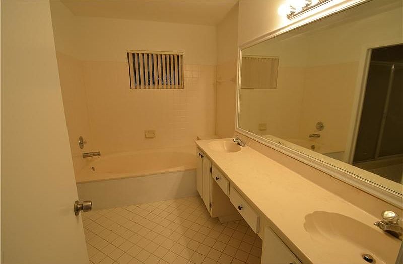 2nd image of 10280 NW 46th St
