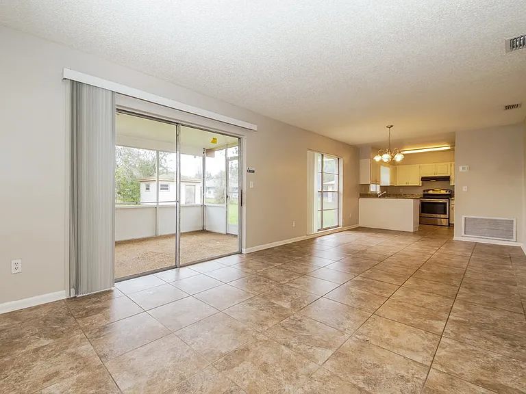 2141 Kendall Ct — Photo 3