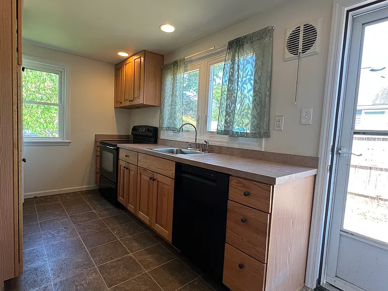 416 Virginia Ave — Photo 6