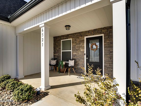 2nd image of 6521 Cara Cade Ln