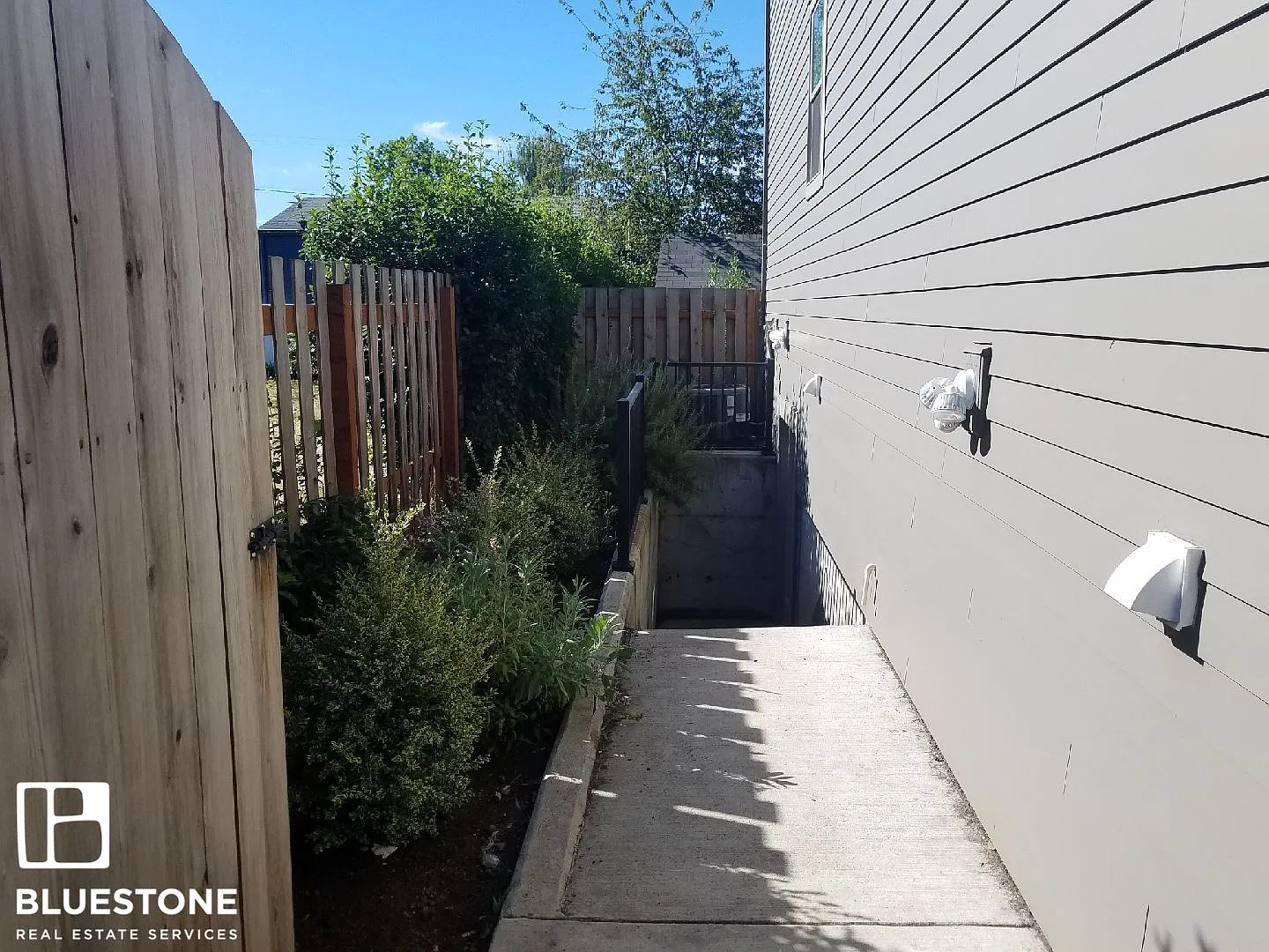 Mdrmnd - 7936 Se Raymond St. — Photo 3