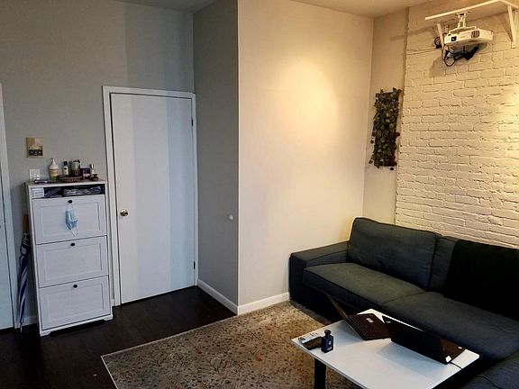 4th image of 1029 Boulevard E