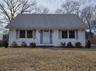 45 Pontiac Rd, Narragansett, RI 02882