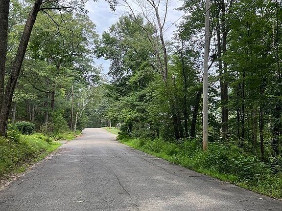 5th image of 160 Woodland Dr Lot 1