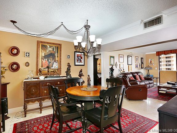 3rd image of 600 Biltmore Way APT 903