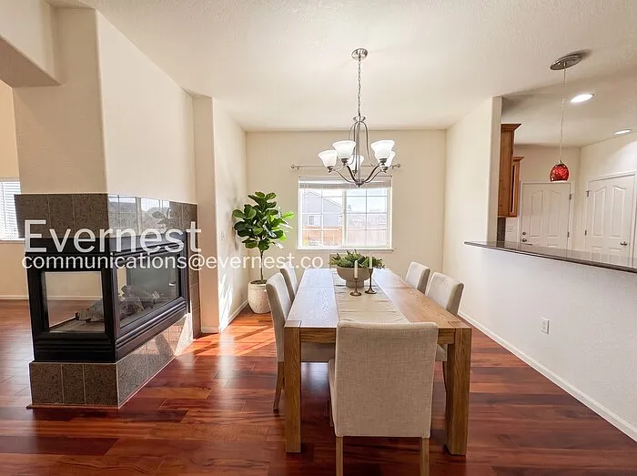 3 bed, 3.0 bath, 2718 sqft, $2,850 — Photo 3