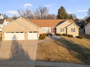 4611 Spring St, Davenport, IA 52807