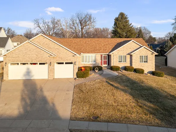 4611 Spring St, Davenport, IA 52807