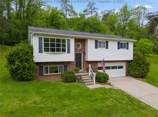 877 Rocky Step Rd, Scott Depot, WV 25560