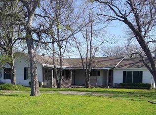 804 E Burleson Ave, Mart, TX 76664