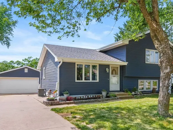 8624 Crestview Dr, Des Moines, IA 50320