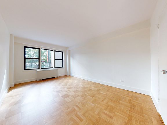 5th image of 220 E 63rd St #1W