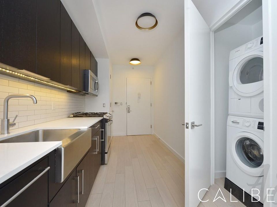 1st image of 535 W 43rd St APT N4k