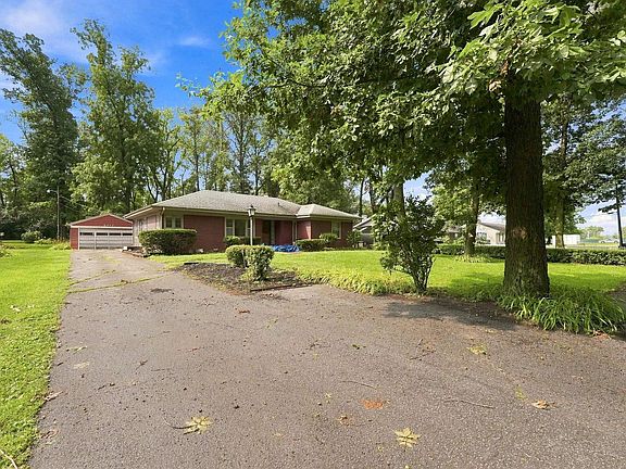 3rd image of 3717 Spruce Dr