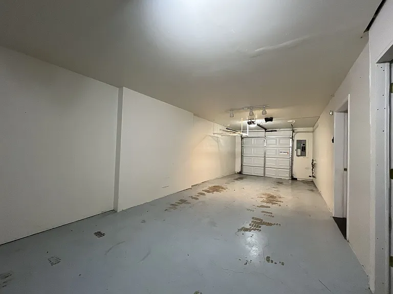 149 NE 75th Ave — Photo 41
