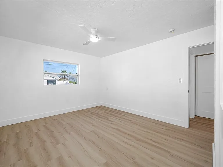 7930 Causeway Blvd S — Photo 34