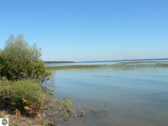 4th image of S Bay Valley Dr