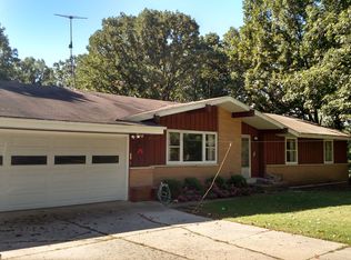 S82W13061 Acker Dr, Muskego, WI 53150