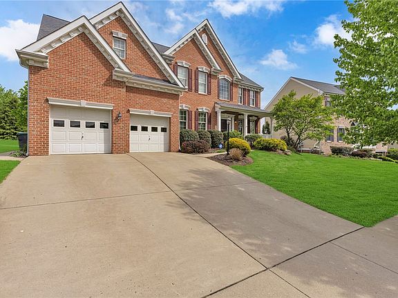 2nd image of 404 Plum Ct