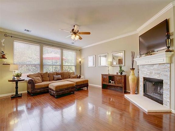 4th image of 11504 Emerald Falls Dr