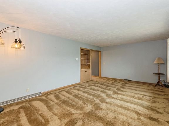 4th image of 804 Long St