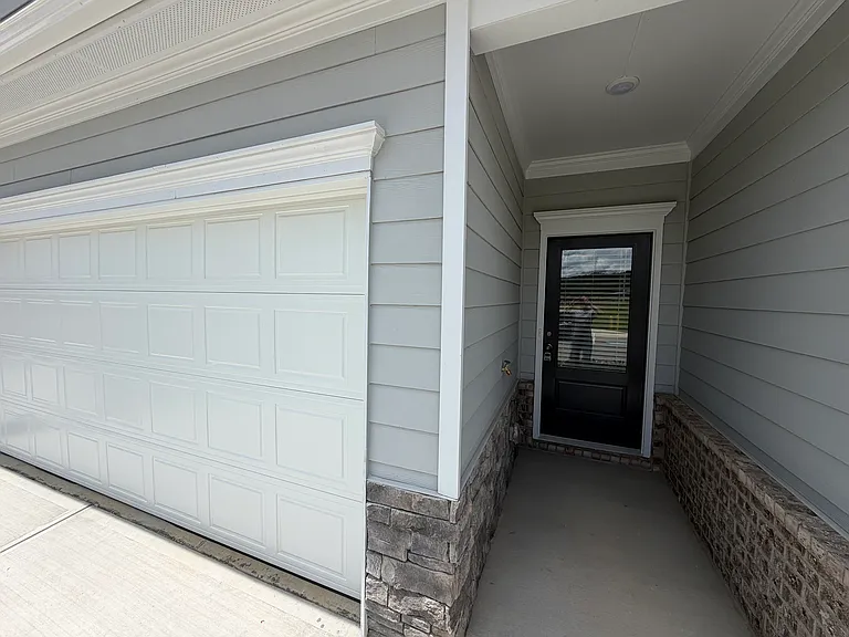 4913 Dresden Loop — Photo 3