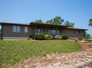 5533 NE Shaffer Rd, Topeka, KS 66617