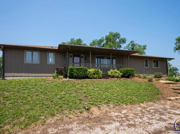 5533 NE Shaffer Rd, Topeka, KS 66617