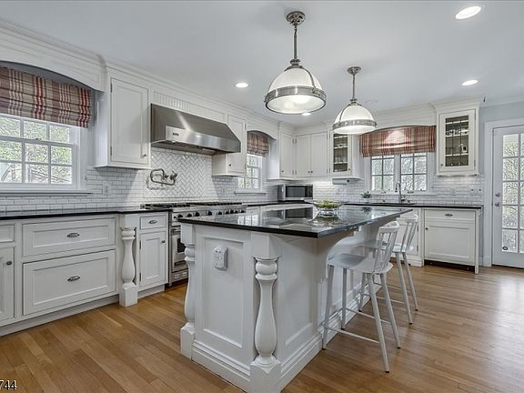 2nd image of 40 Spring Brook Rd