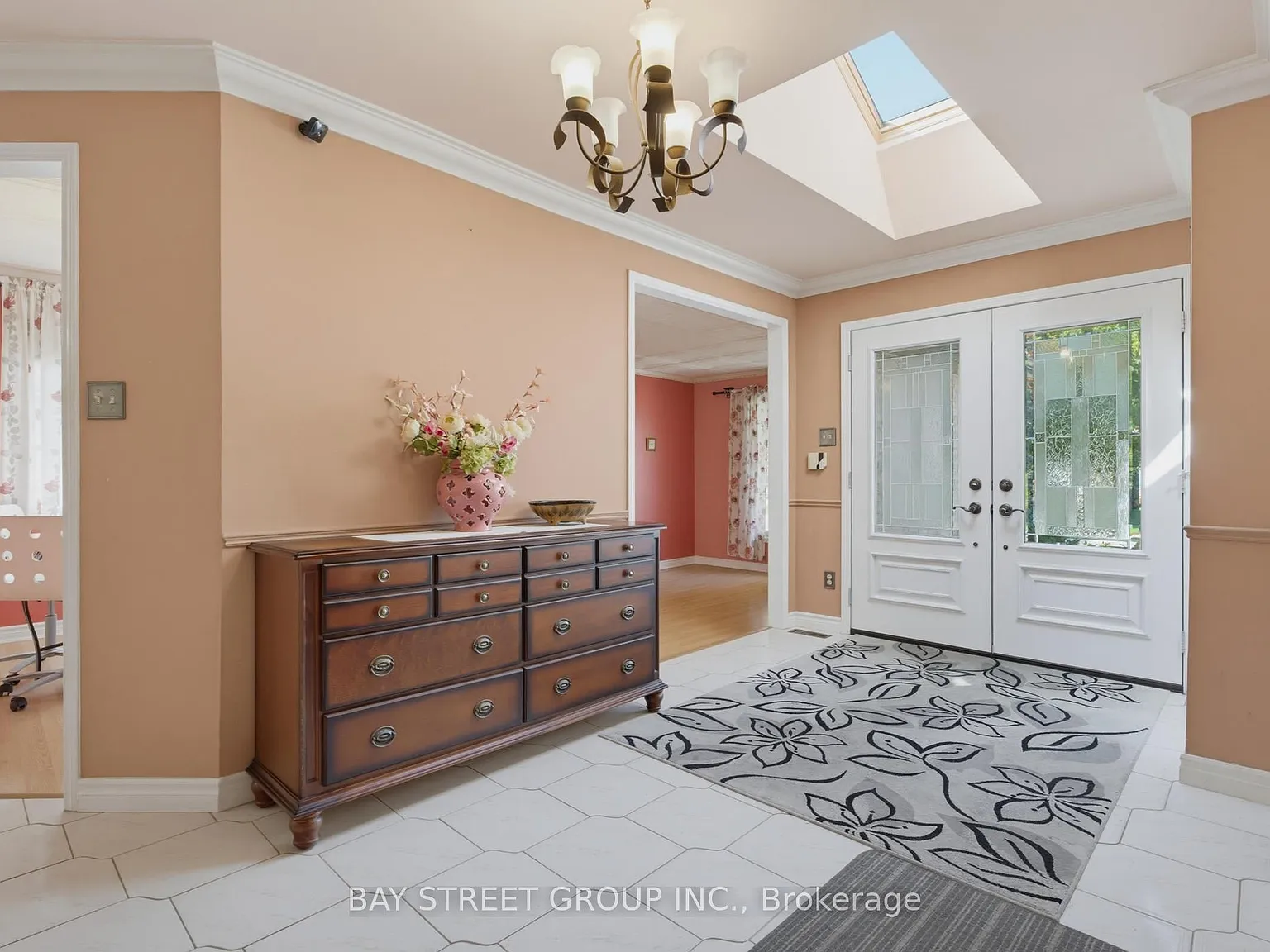 4 bed, $2,800 — Photo 3