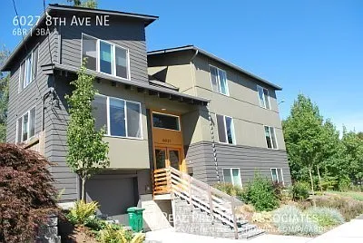 6027 8th Ave NE Photo 1