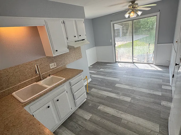 5893-95 Crestmoor Dr S #5895 — Photo 10