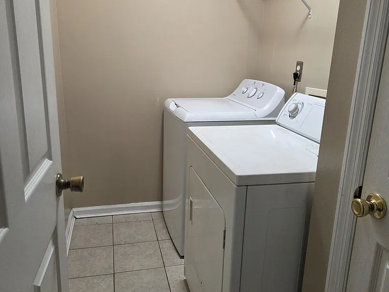 119 Wayfair Ln — Photo 10