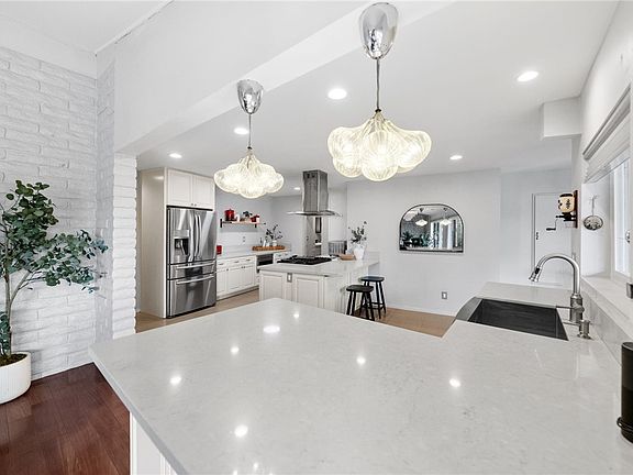 4th image of 1773 Ivy Rd