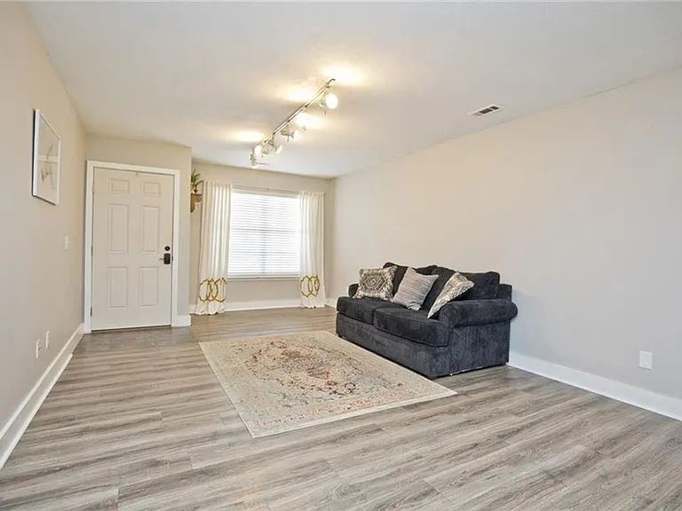 1018 N Lonnie Ave — Photo 8