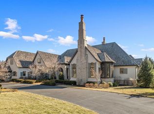 964 Masonridge Rd, Saint Louis, MO 63141