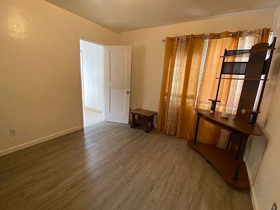 2nd image of 1522 University Ave #1522