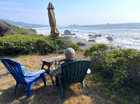 16750 Highway 101 N, Smith River, CA 95567
